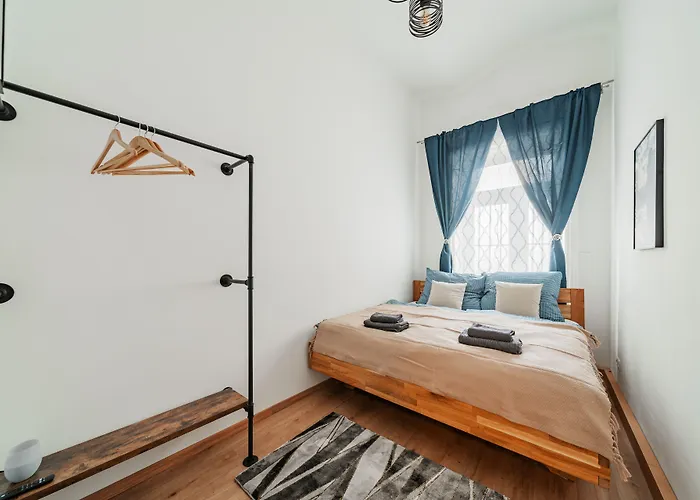 3 Bedrooms - 74sqm - 10 Min. Inner Apartamento Viena